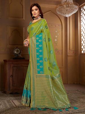 Green woven banarasi saree with blouse 2