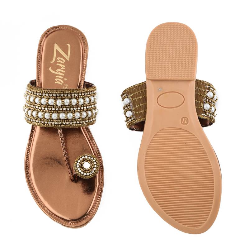 Flat ethnic footwear 