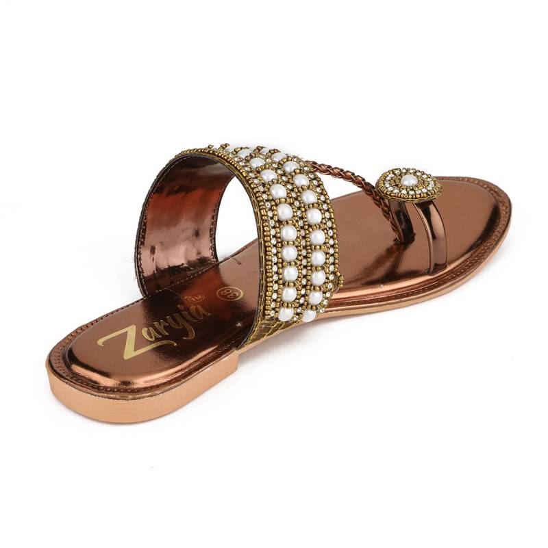 Flat ethnic footwear 