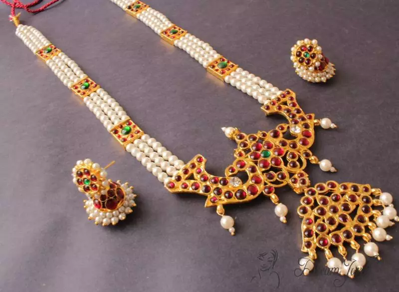 Beautiful Gold Plated Kemp Green Pearl Haar Set