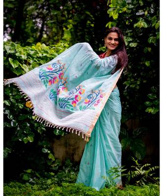 Amplify your style in this classic khadi cotton jamdani saree with multicolor floral motifs 4
