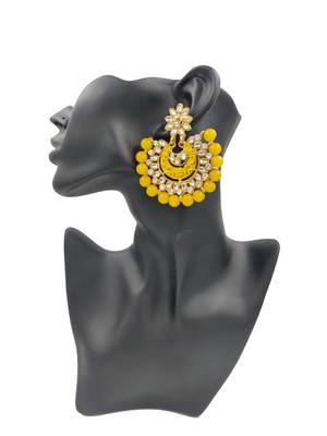 Yellow maang-tikka 2