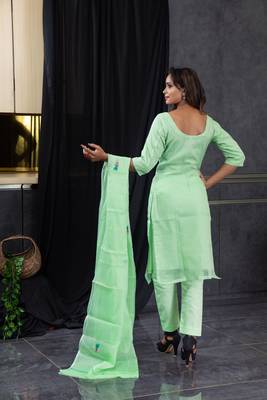 Green thread embroidery kota doria salwar 3