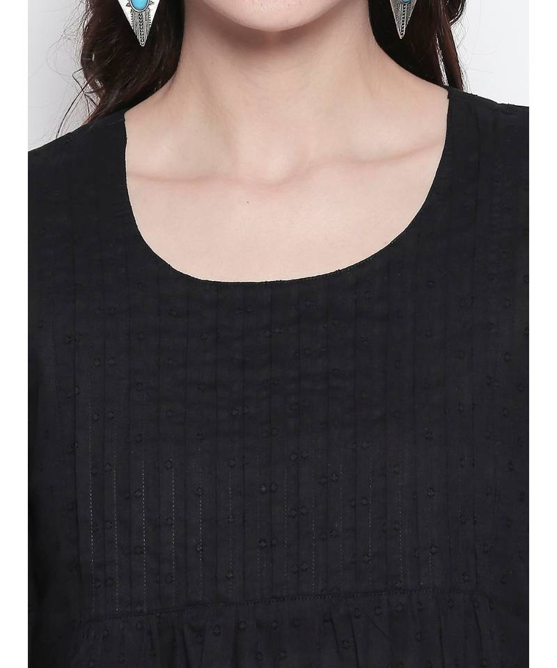 Black dobby dot pleated kurta