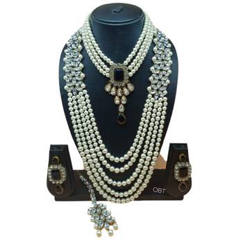 Black pearl necklaces 1