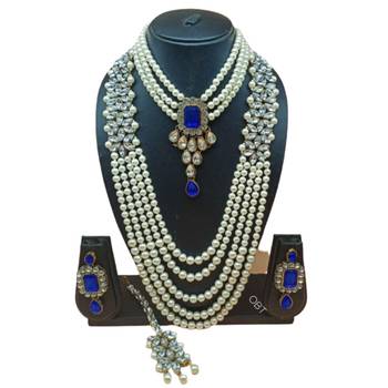 Blue pearl necklaces 1
