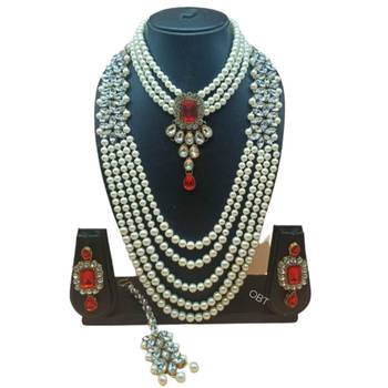 Red pearl necklaces 1