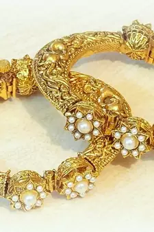 ETHNIC GOLD PLATED BANGLE