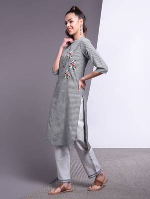 Women grey Cotton Embroidered Kurta and Pant Set 4