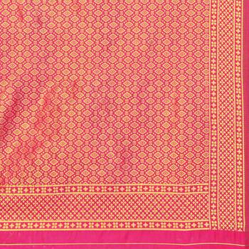 Peach Woven Banarasi Silk Saree With Blouse 4