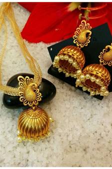 Matt finishing necklace set
