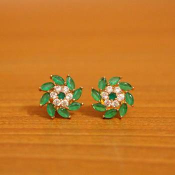 Green emerald  studs 1