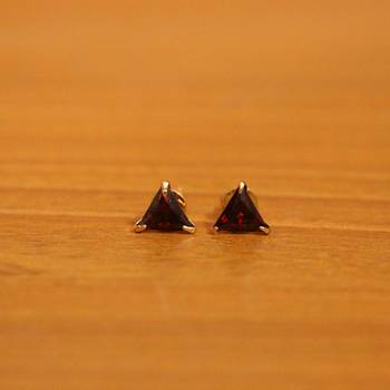 Maroon studs 1