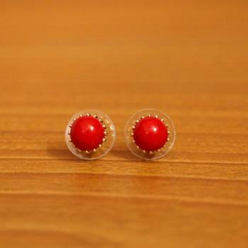 Red studs 1