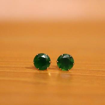 Green emerald  studs 1