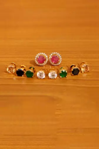 Multicolor studs
