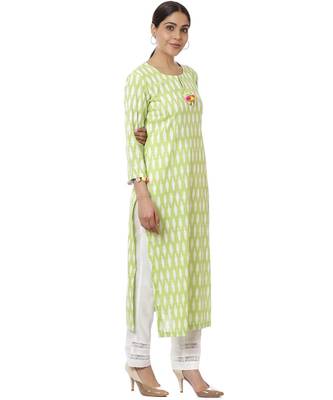 Green Ikkat Kurti with Off-White Crochet Pants 3