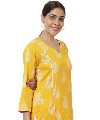 Yellow Paisley Printed Kurti with Gotta Palazzo 3
