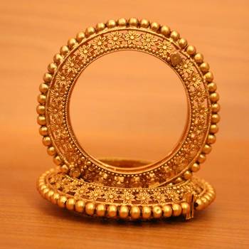 Gold bangles-and-bracelets 3
