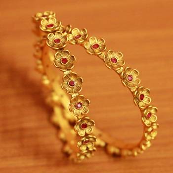 Red bangles-and-bracelets 4