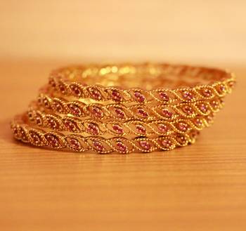 Red bangles-and-bracelets 1
