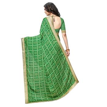 green Printed Crepe saree with blouse 3