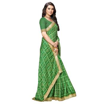 green Printed Crepe saree with blouse 4