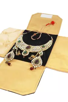 atorakushon   Velvet Necklace Pouch Jewellery Earring Organizer Traveling Kit for Women and Girls Pack 4 (Maroon)