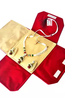 atorakushon   Velvet Necklace Pouch Jewellery Earring Organizer Traveling Kit for Women and Girls Pack 1 (Maroon)