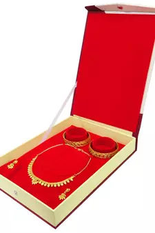atorakushon Satin cream 1pc Jewellery Box Necklace Pouches Earrings full Set Box for Travelling Organizer Women And Girl