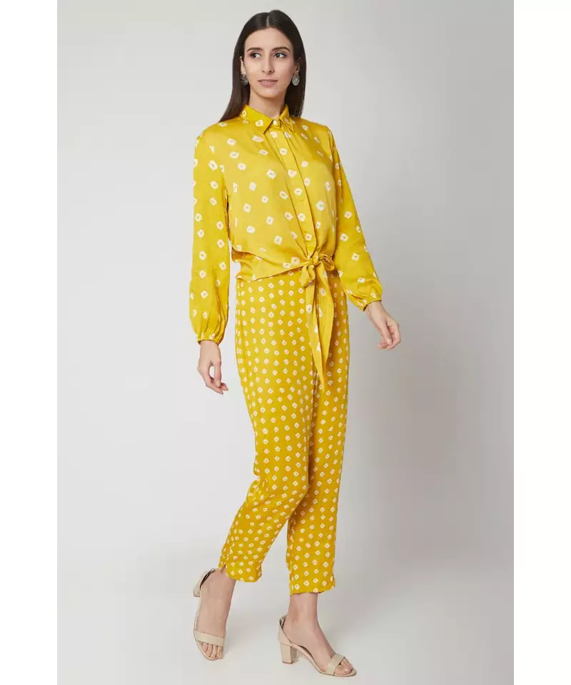 Nangalia Ruchira  Yellow Relaxed bhandhej collared printed shirt with a knot and bhandhej pants