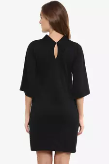 Women's Black Solid 3/4 Sleeves Round Neck Mini Shift Dresses