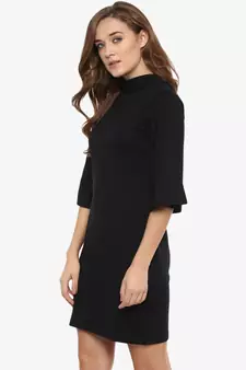 Women's Black Solid 3/4 Sleeves Round Neck Mini Shift Dresses