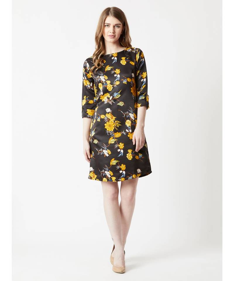 Women's Multicolored With A Black Base Round Neck 3/4 Sleeve Floral Knee-Long Shift Dress