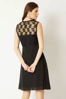 Women's Black Round Neck Sleeveless Solid Mini Lace Skater Dress