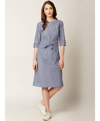 Women's Blue And White Round Neck 3/4 Sleeve Striped Tie-up Midi Shift Dress 2