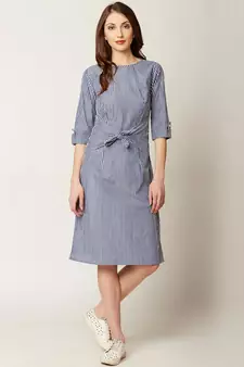 Women's Blue And White Round Neck 3/4 Sleeve Striped Tie-up Midi Shift Dress