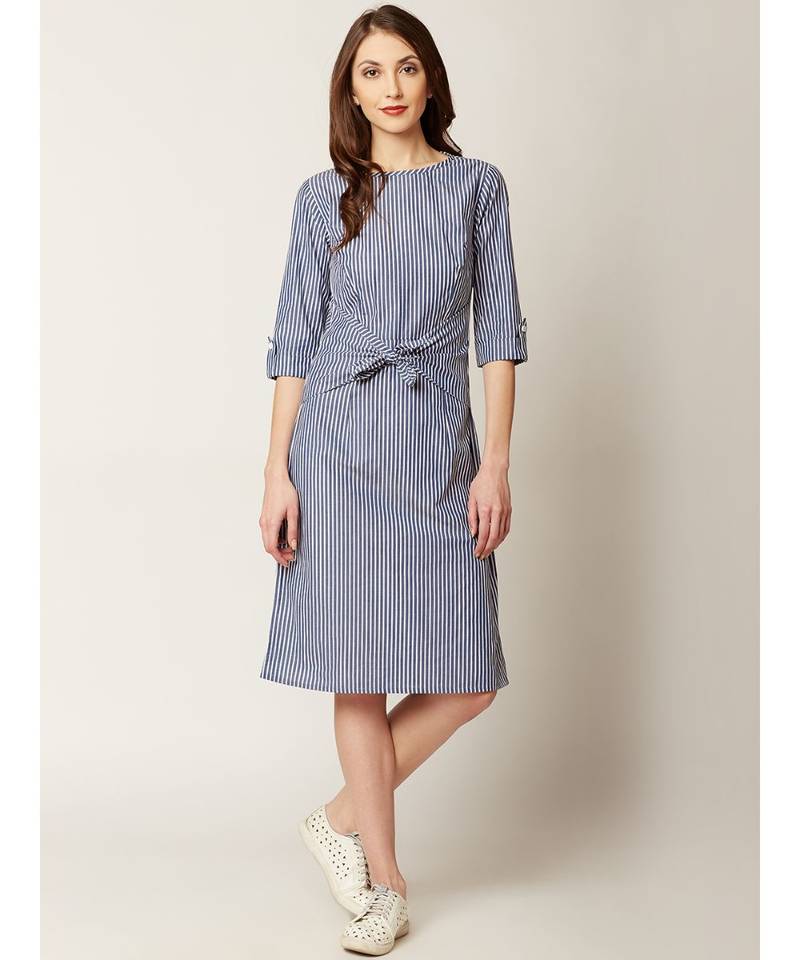 Women's Blue And White Round Neck 3/4 Sleeve Striped Tie-up Midi Shift Dress