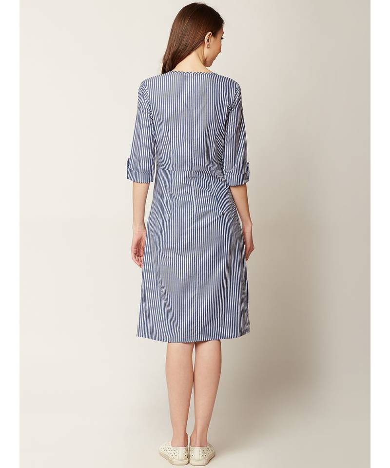 Women's Blue And White Round Neck 3/4 Sleeve Striped Tie-up Midi Shift Dress