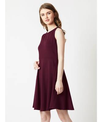 Women's Wine Red Round Neck Sleeveless Solid Back Cut-Out Knitted Knee-Long Skater Dress 3