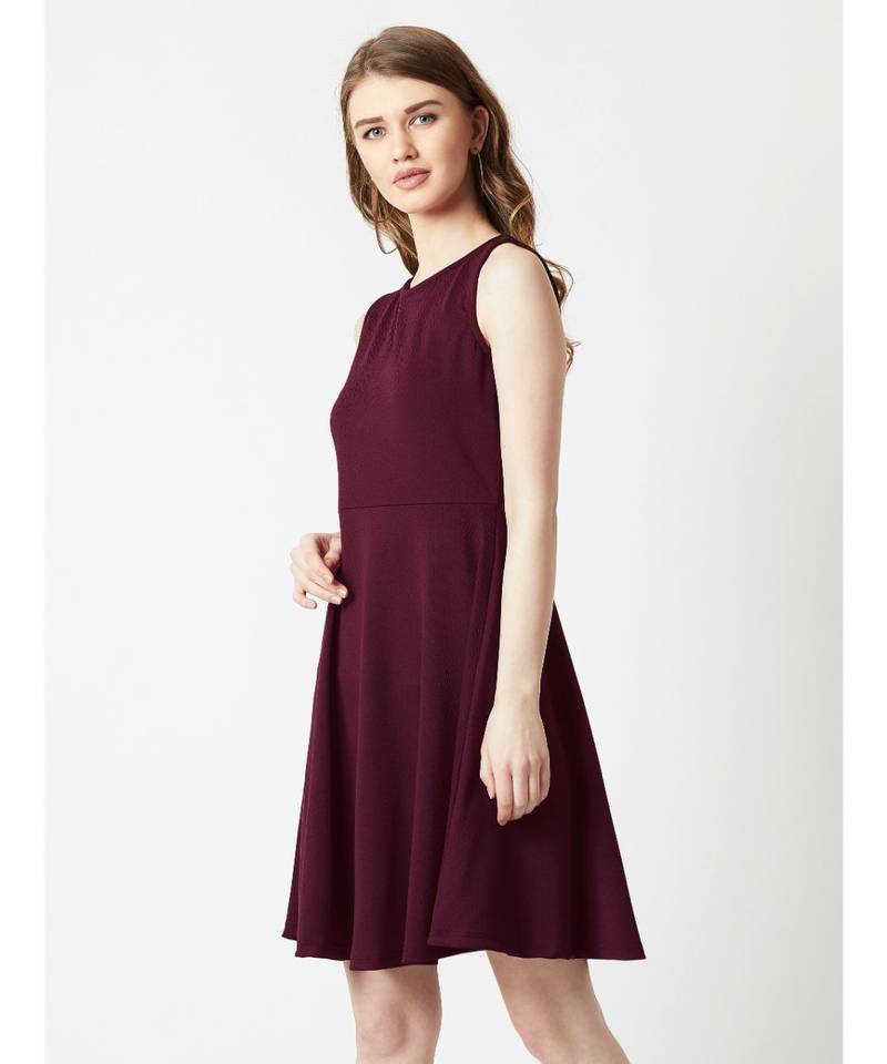 Women's Wine Red Round Neck Sleeveless Solid Back Cut-Out Knitted Knee-Long Skater Dress