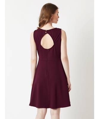 Women's Wine Red Round Neck Sleeveless Solid Back Cut-Out Knitted Knee-Long Skater Dress 4