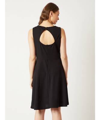 Women's Black Round Neck Sleeveless Solid Back Cut-Out Knitted Knee-Long Skater Dress 4