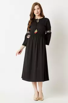 Women's Black Round Neck 3/4 Sleeve Solid Gathered Embroidered Sleeve Tassel Detailing Midi Dress