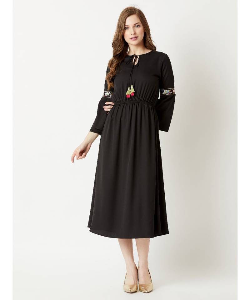 Women's Black Round Neck 3/4 Sleeve Solid Gathered Embroidered Sleeve Tassel Detailing Midi Dress