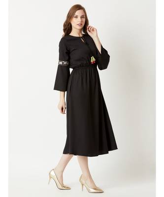 Women's Black Round Neck 3/4 Sleeve Solid Gathered Embroidered Sleeve Tassel Detailing Midi Dress 3