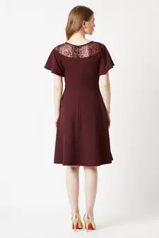 Women's Wine Red Round Neck Flared Short Sleeve Solid Skater Knee-Long Lace Dress