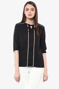 Women's Black quarter_sleeve Round Neck Solid Top