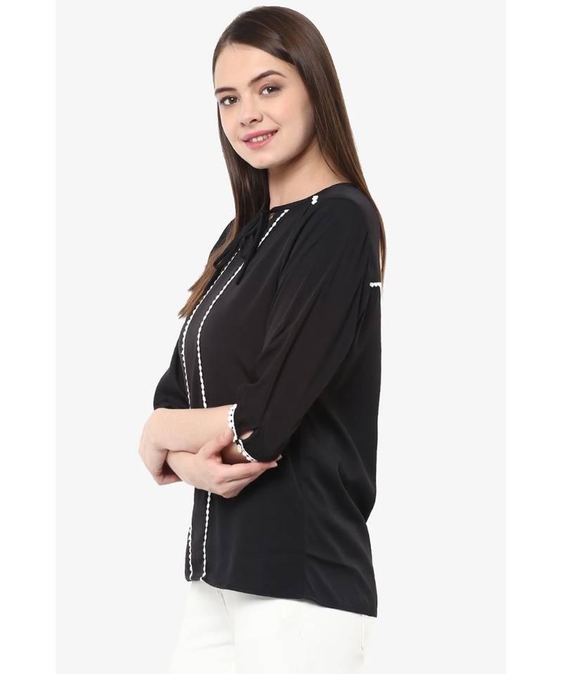 Women's Black quarter_sleeve Round Neck Solid Top