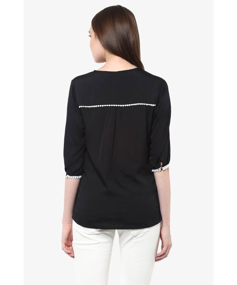 Women's Black quarter_sleeve Round Neck Solid Top
